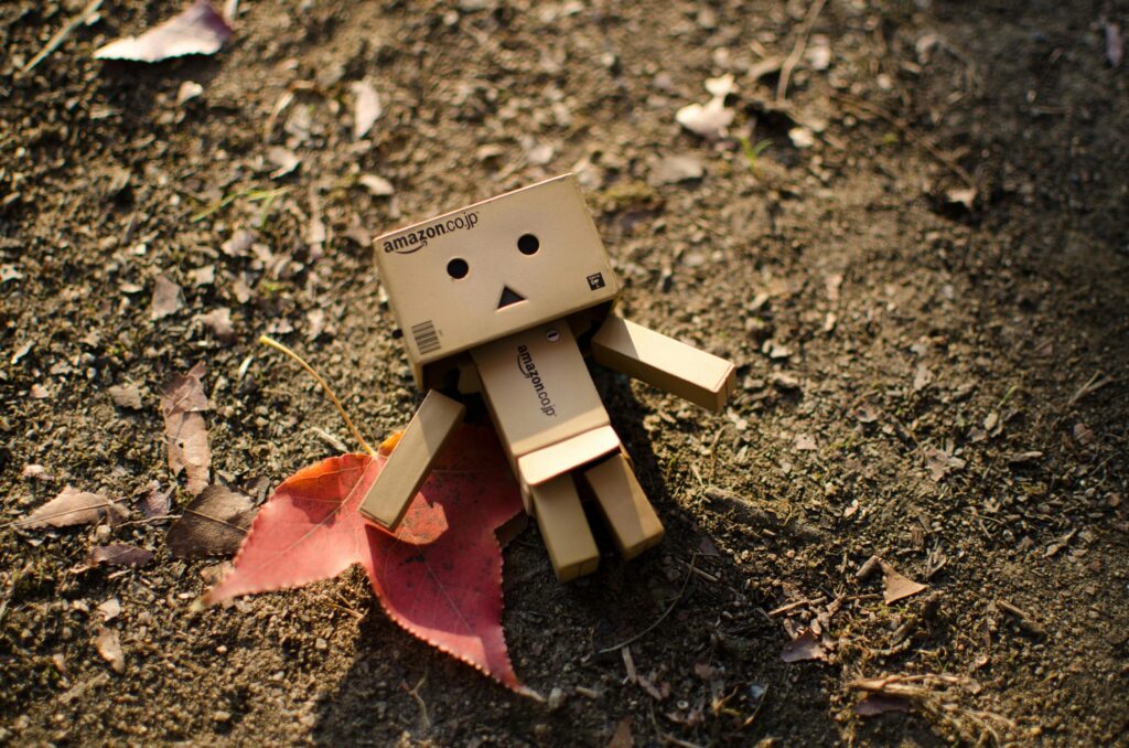 Brown Karton Roboter Kunstwerk